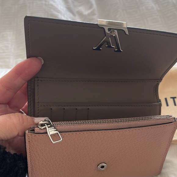 Authentic Louis Vuitton pink leather wallet - Picture 5 of 8